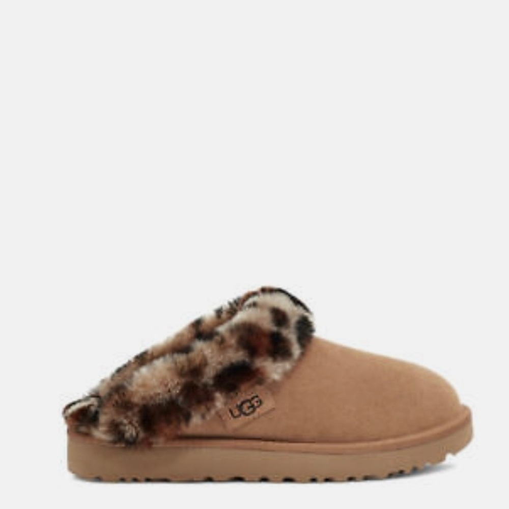 NWT UGG Slippers Size 10